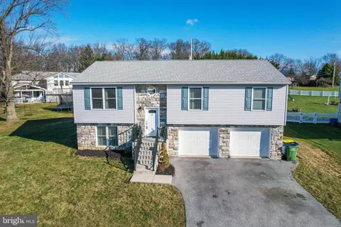2817 Honey Valley Rd, Dallastown, PA 17313