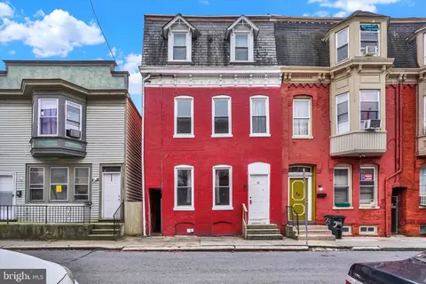 32 W Maple St, York, PA 17401