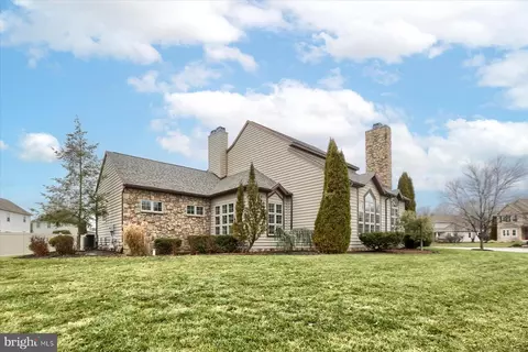 2521 Cousler Cir, York, PA 17404