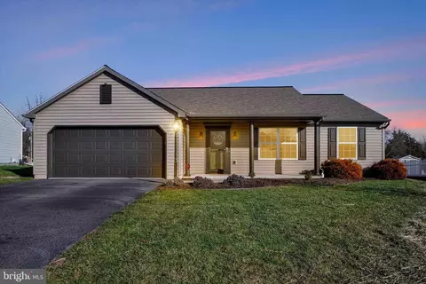3208 Jodi Ln, Dover, PA 17315