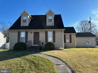 15 Brewster St, Hanover, PA 17331