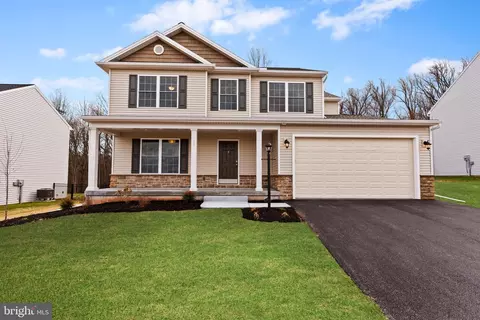 60 Red Maple Dr, Etters, PA 17319