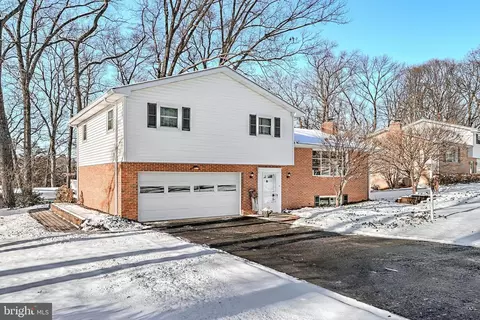 1 Rainier Dr, York, PA 17402