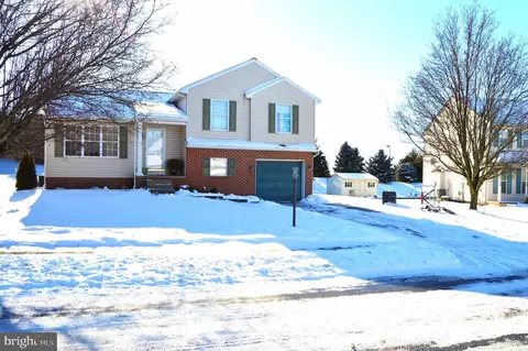 80 Beechwood Dr, Manchester, PA 17345