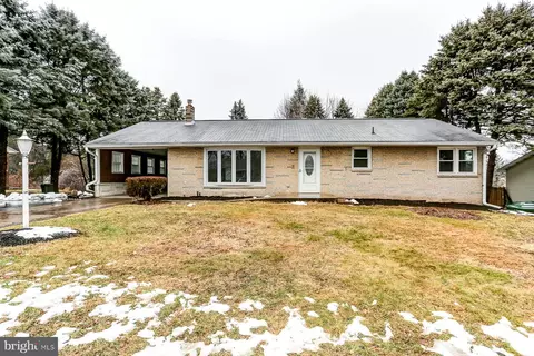 309 Hillcrest Dr, New Cumberland, PA 17070