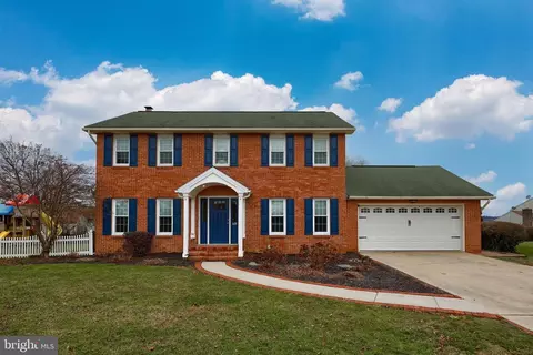 1435 Breezeview Dr, York, PA 17404