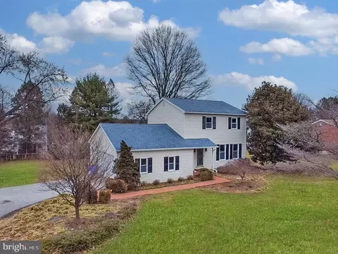 629 Annette Dr, York, PA 17403