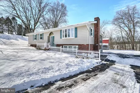 1040 Bowers Bridge Rd, Manchester, PA 17345