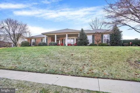 3510 Pebble Ridge Dr, York, PA 17402