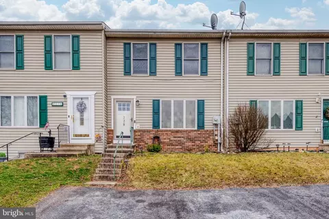 228 White Dogwood Dr, Etters, PA 17319