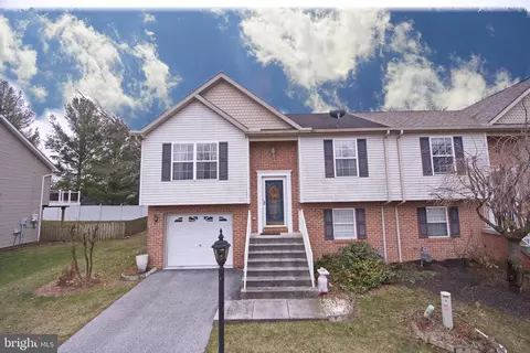 838 Logan Ln, Hanover, PA 17331
