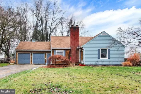 205 Clearview Rd, Hanover, PA 17331