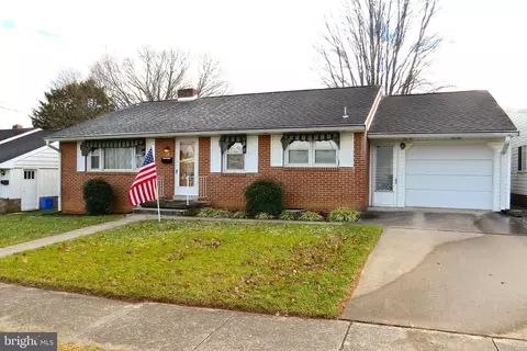 9 Glendale St, Hanover, PA 17331