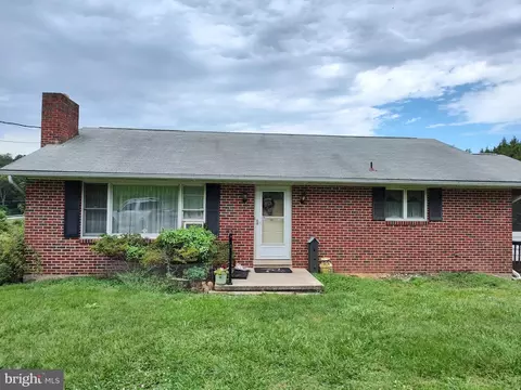 4635 Myers Rd, Glen Rock, PA 17327