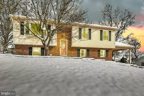 21 Marie Dr, Hanover, PA 17331