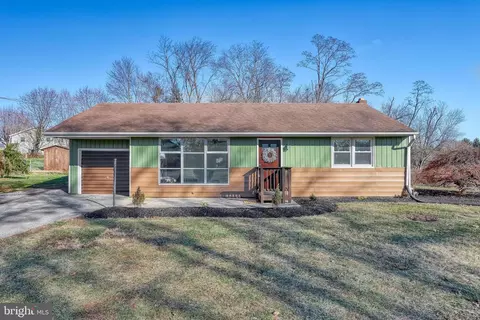 4315 Bull Rd, Dover, PA 17315
