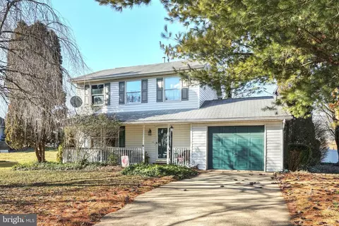2902 Emig Ct, Dover, PA 17315