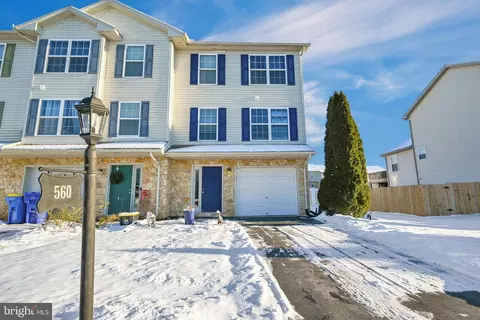 560 Fisher Dr, York, PA 17404
