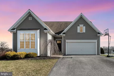 25 Shalimar Dr, York Haven, PA 17370