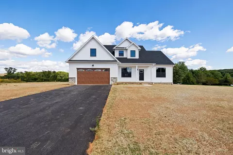 333 Steeple View Dr #10, Hanover, PA 17331