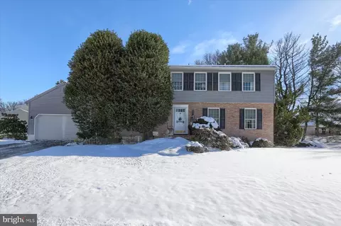 4110 Greywood Dr, York, PA 17402