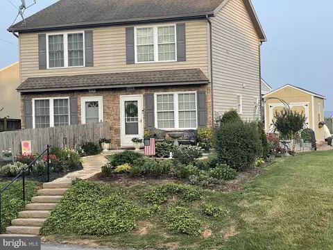 2378 Grandview Rd, Hanover, PA 17331