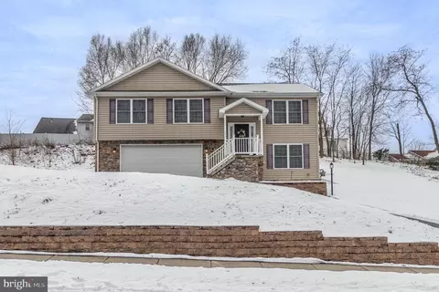 119 Quail Dr, Dillsburg, PA 17019