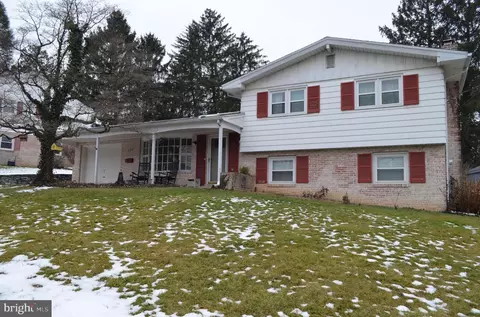 104 Green Lane Dr, Camp Hill, PA 17011
