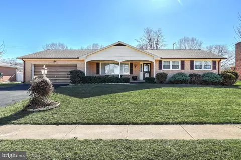 2750 Carnegie Rd, York, PA 17402