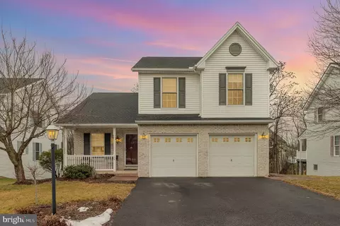 124 Lakeside Dr, Lewisberry, PA 17339