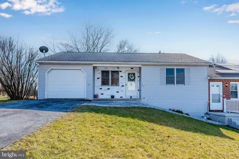 76 May Dr, Dillsburg, PA 17019