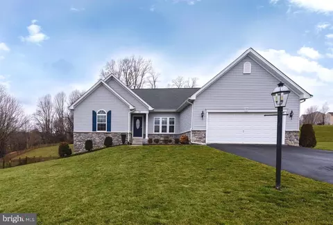 83 Split Rock Dr, Delta, PA 17314