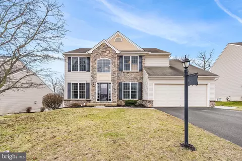230 Taylor Dr, York, PA 17404