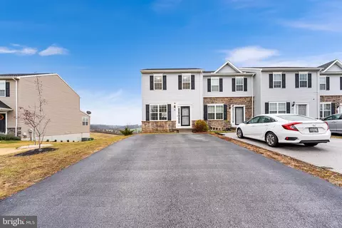 53 Holstein Dr, Hanover, PA 17331