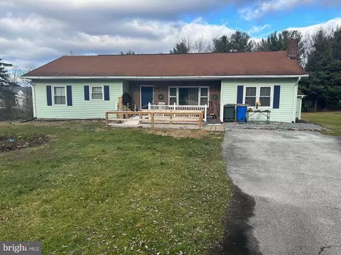 2061 Palomino Rd, Dover, PA 17315