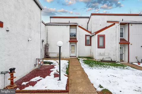 15 Weymouth Ct #15, York, PA 17404