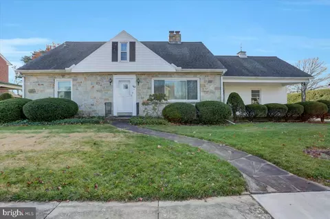 110 E Welty Ave, Dillsburg, PA 17019