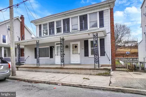 86 W Main St, Windsor, PA 17366