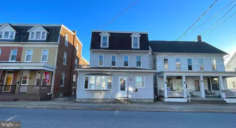 28 W Main St, Dallastown, PA 17313