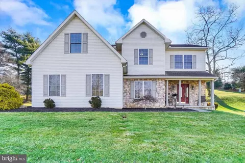 49 Summer Dr, Dillsburg, PA 17019