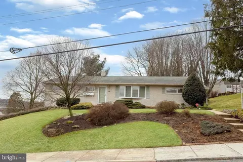 226 S Pine St, Red Lion, PA 17356