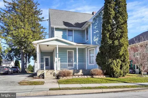 35 N Main St, Stewartstown, PA 17363