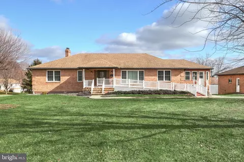 325 Grove Rd, Red Lion, PA 17356
