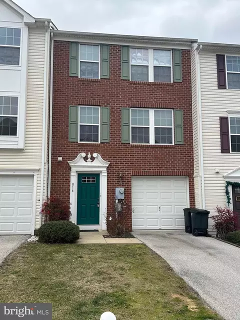 816 Blossom Dr, Hanover, PA 17331