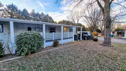 439 Clover Dr, York, PA 17406