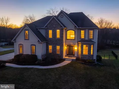1449 Greenmeadow Dr, York, PA 17408