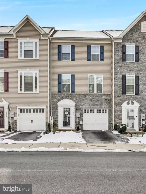 1244 Elderslie Ln #99, York, PA 17403