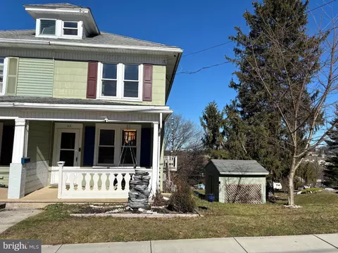 513 E Maple St, Dallastown, PA 17313