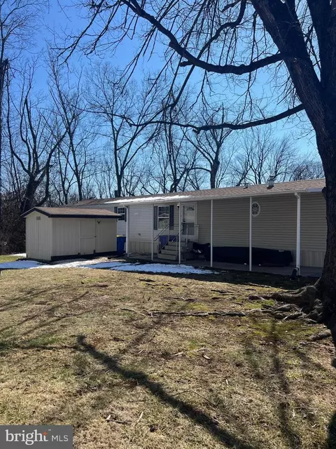 223 Waldorf Dr, York, PA 17404