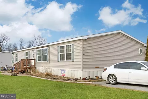 80 Chesapeake Est, Thomasville, PA 17364